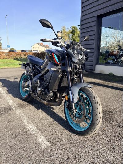 YAMAHA MT-09