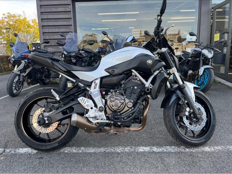 YAMAHA MT-07 (47.5CV)