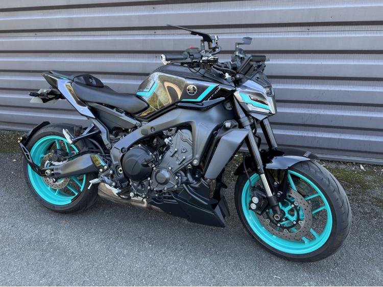 YAMAHA MT-09