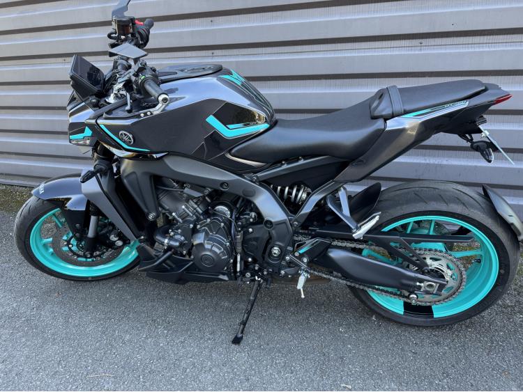 YAMAHA MT-09