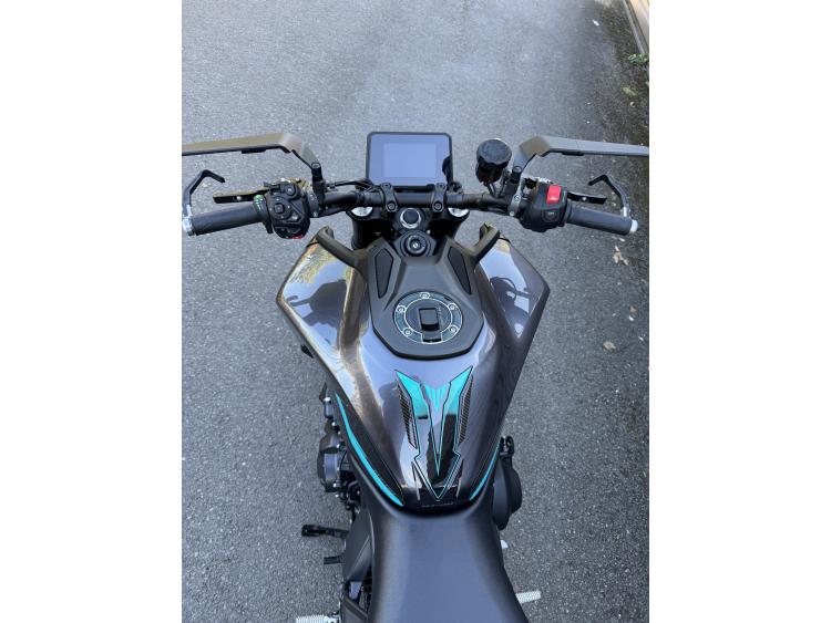 YAMAHA MT-09