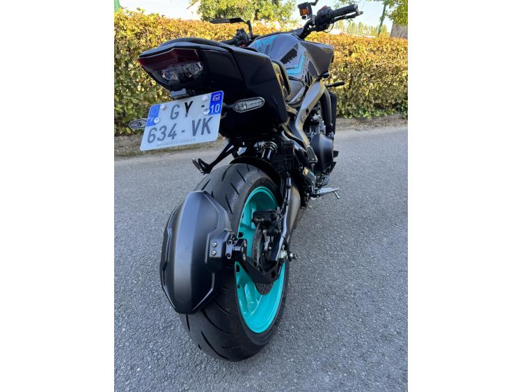 YAMAHA MT-09