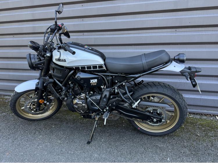 YAMAHA XSR 700 XTRIBUTE