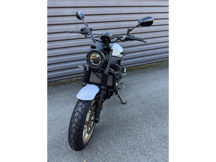 YAMAHA XSR 700 XTRIBUTE